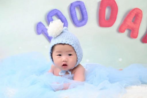 代怀包生男孩医院1岁宝宝睡觉翻来覆去